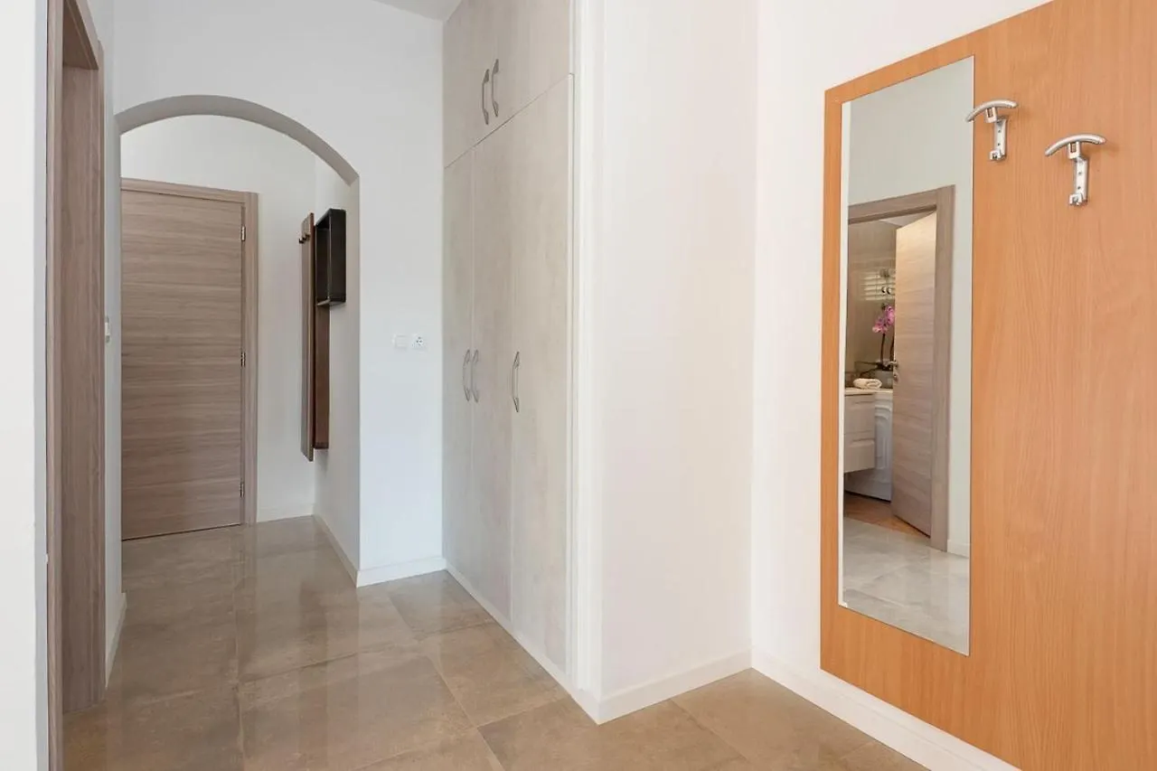 Apartments Marina Rabac 0*,